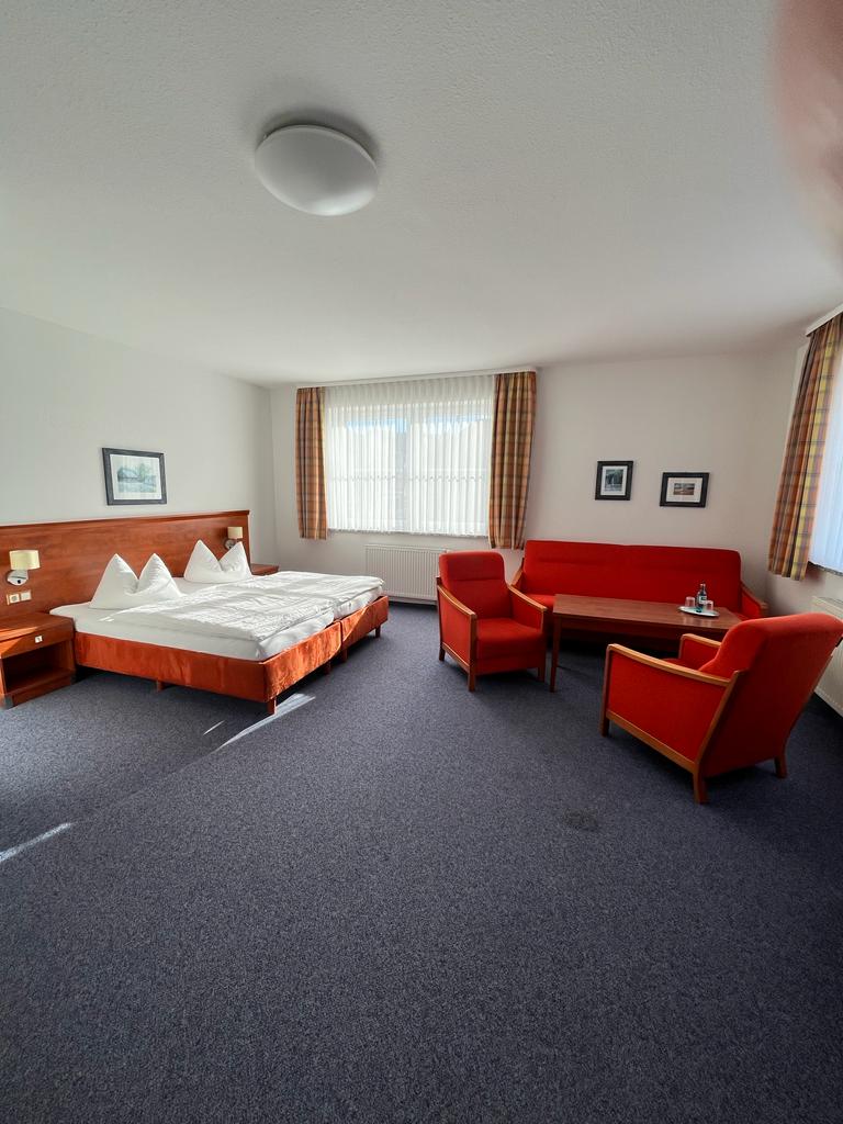 Hotel Am Hafen Havelberg - großes Doppelzimmer mit Balkon (4)