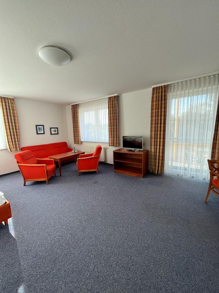 Hotel Am Hafen Havelberg - großes Doppelzimmer mit Balkon (5)